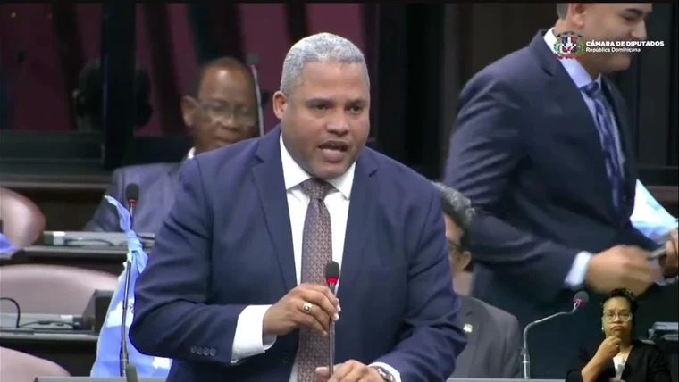 Willy Sánchez motiva el voto para declarar a Peravia Provincia Ecoturística